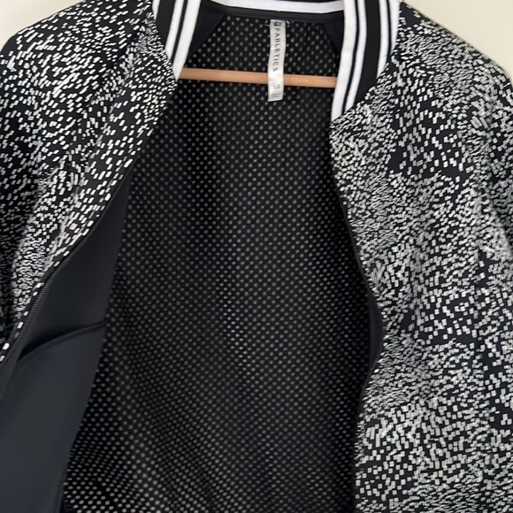 FABLETICS black and white jacket - Picture 4 of 6